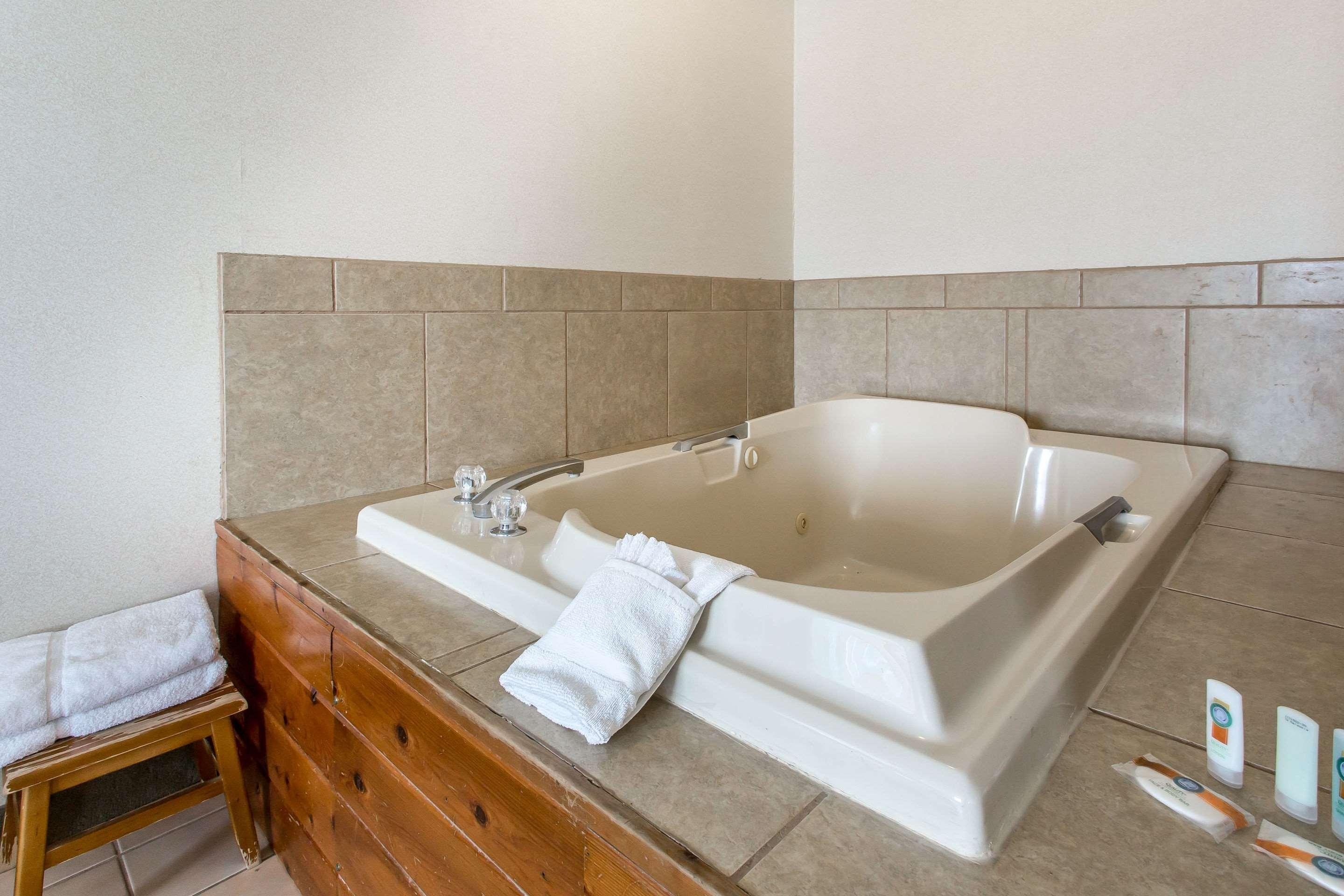 Quality Inn Delta Gateway To Rocky Mountains Ngoại thất bức ảnh