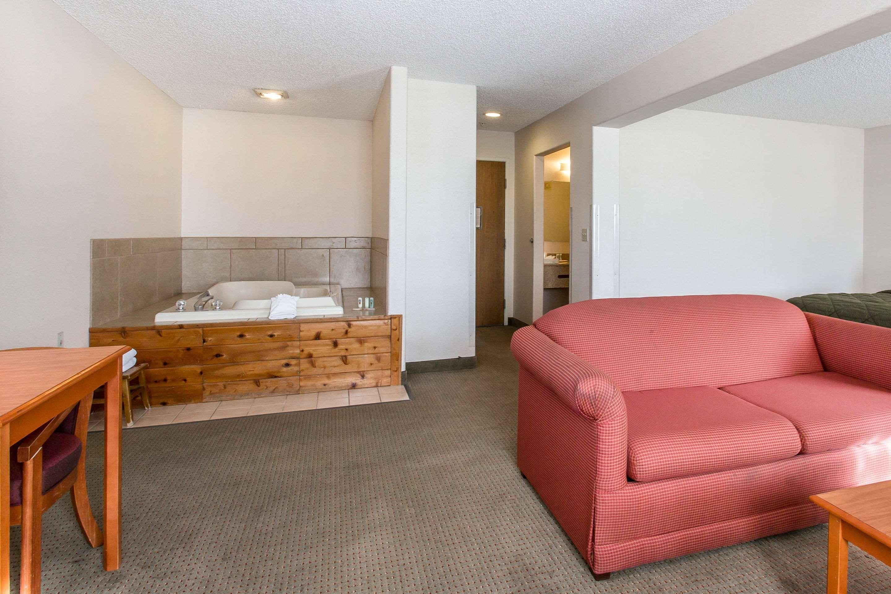 Quality Inn Delta Gateway To Rocky Mountains Ngoại thất bức ảnh